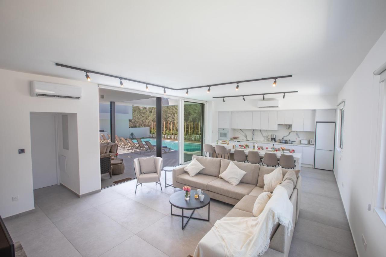 Kube Luxury Villas Ayia Napa Exterior foto